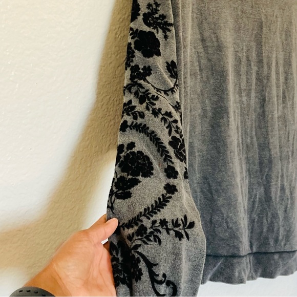 Zara Cropped Sweat Shirt Gray & Black Floral Flocked Balloon Sleeve Sz XL - Picture 8 of 13